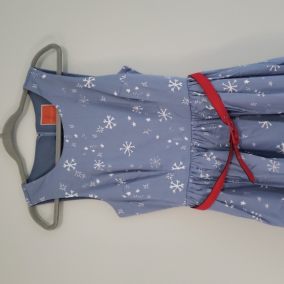 Modcloth Holiday Dress Medium Blue Red White Sleeveless Belt Snowflakes Winter - Picture 2 of 16
